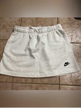 Nike skirt with pockets
NWOT
New